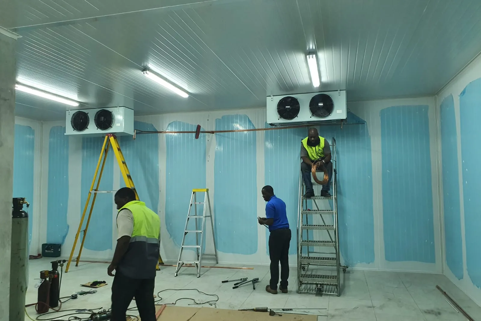 Cold-room evaporator units and copper piping installation