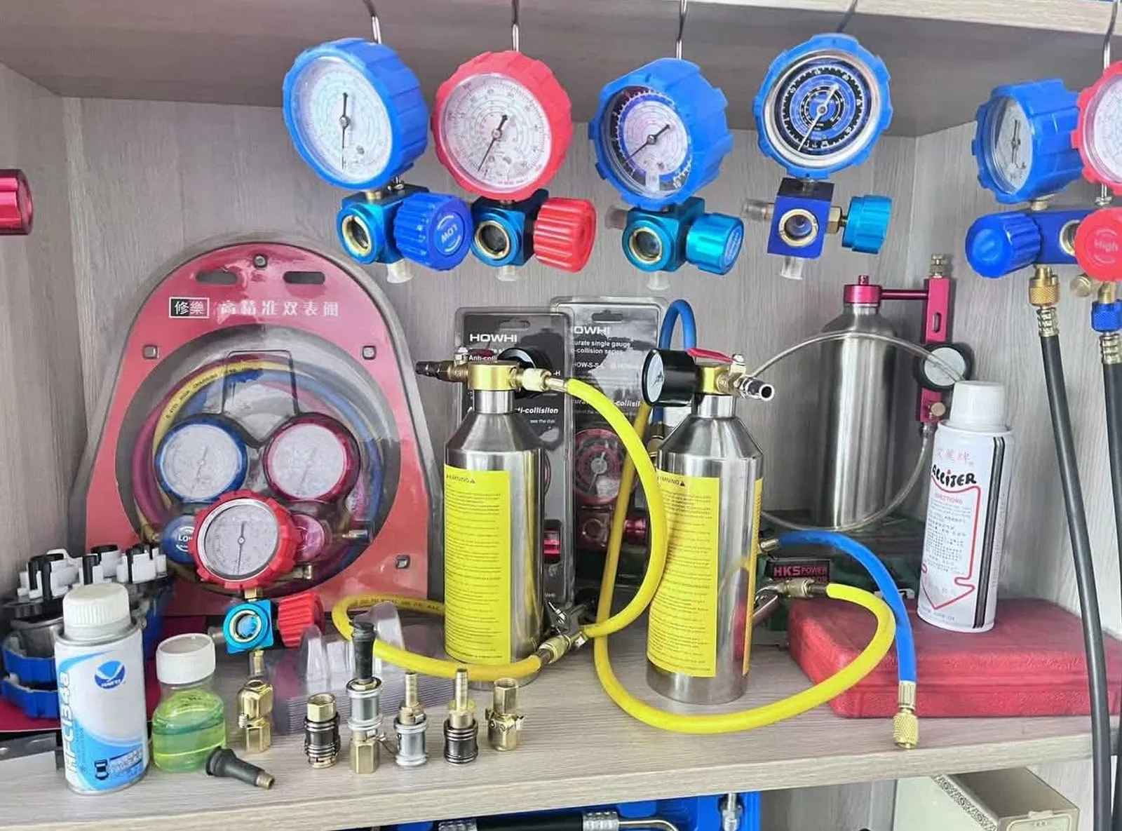 Refrigeration gauges, vacuum equipment and commissioning tools